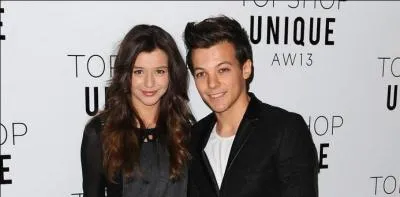 Avec qui est Louis sur cette photo ?