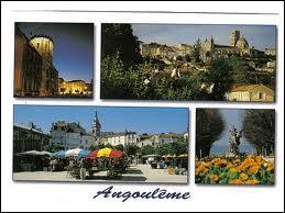 Je vous envoie une carte postale d'Angoulme. J'ai donc pass mes vancances dans le dpartement ...