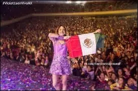 Il s'agit du beau gosse de  Dreams , g de 22 ans.