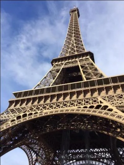 La troupe est-elle alle  Paris ?