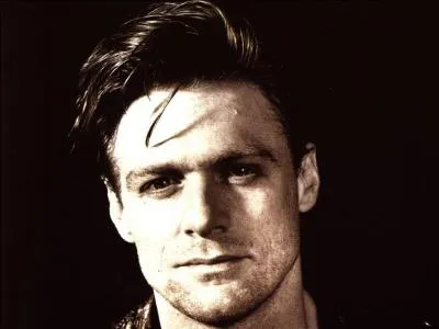 Une voix casse, tchez de ne pas rater la cible !