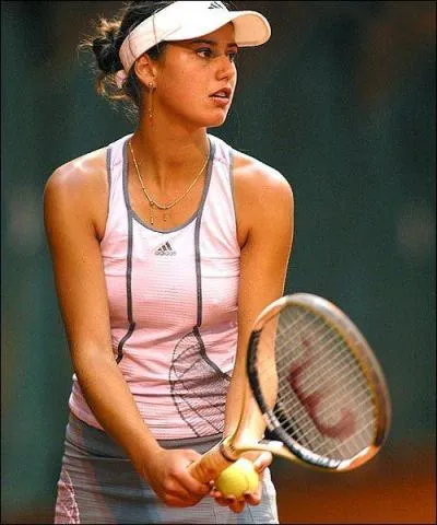 Quel est le prnom de Mademoiselle  Cirstea , ravissante joueuse roumaine ?