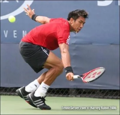 Comment s'appelle Monsieur  Srichaphan , spectaculaire et fort sympathique joueur thalandais des annes 2000 ?