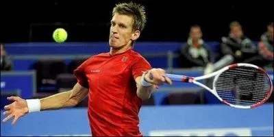 Quel est le prnom de Monsieur  Nieminen , un gros frappeur finlandais ?