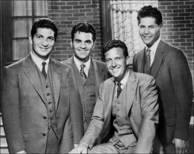 Dans quelle ville se droule la srie policire  Les Incorruptibles  ?