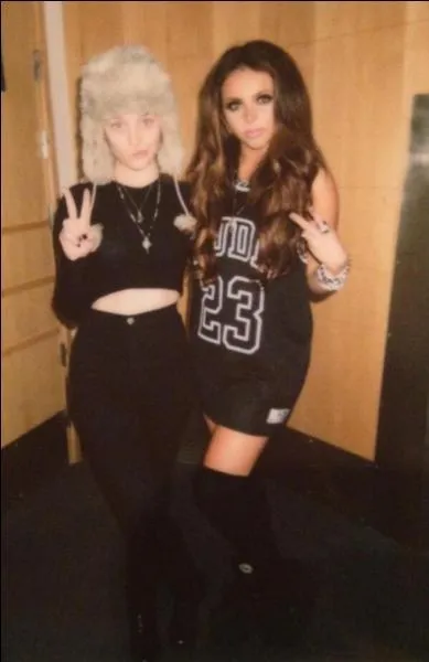 Jesy est en couple (avril 2014).