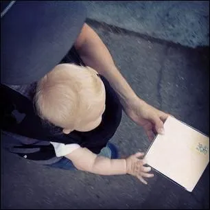 Comment s'appelle le fils d'Eric Christian Olsen ?