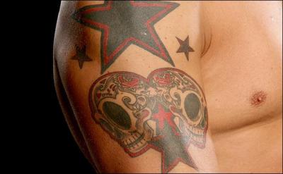 A qui appartient ce tatouage ?