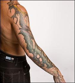 A qui appartient ce tatouage ?