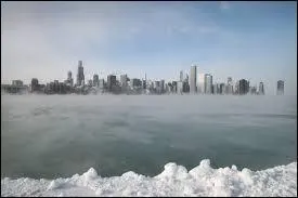 Quelle grande ville amricaine est baigne par le lac Michigan ?