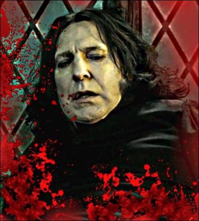 Dans quelle partie du corps de Severus Rogue les crochets de Nagini s'enfoncent-ils ?