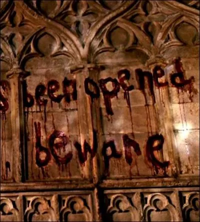 Mince, et Rusard qui venait de laver tous les murs de l'cole... Qui donc est le malfrat qui a commandit cette incivilit ?