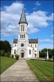 Voici l'glise du village Cantalien de Quzac. Il se situe en rgion ...