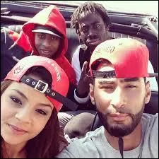 Comment s'appelle le groupe de 4 ?