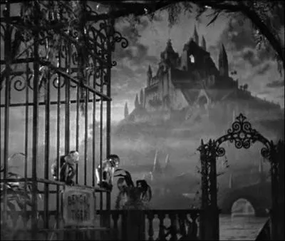 Voici une autre grandiose demeure, devenue culte comme le film qui la met en vedette. Elle contient bien des choses, dont une fameuse luge... On est ici chez Monsieur... ?