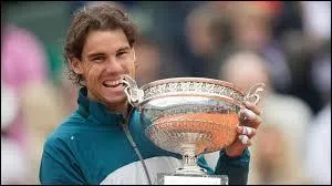 Combien de fois Nadal a-t-il remporté Roland Garros (octobre 2017) ?