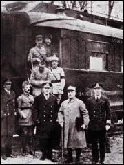 11 novembre 1918 en fort de Compigne !