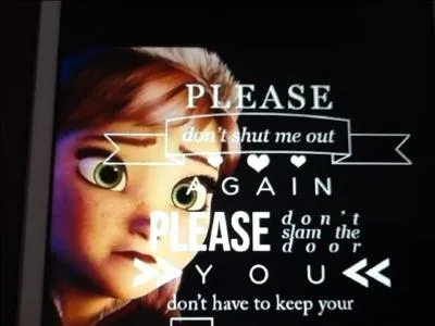 Pourquoi Anna a-t-elle une mche blanche ?