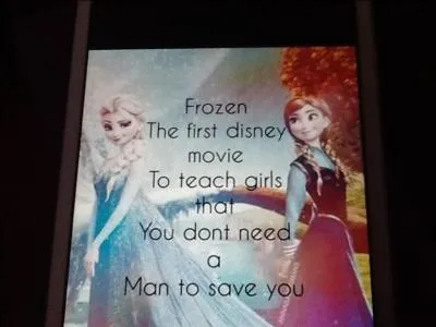 O Elsa a-t-elle touch Anna (quand elles sont grandes) ?