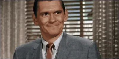 Comment se prénomme le mari de la charmante sorcière Samantha dans "Ma Sorcière bien-aimée" ?