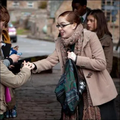 Comment a-t-elle film en cachette la transformation de Maddy et Rhydian ?