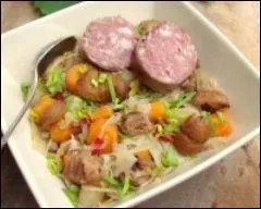 Regardez la photo. Quels ingrdients contient cette pote ?