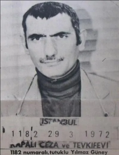 Si vous avez un quelconque intrt pour la Turquie, oubliez  Midnight Express ! Courez (re)voir  Le mur  et tous les films possibles de ce ralisateur kurde engag !