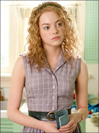 Elle a jou le rle d'une blonde dans le film   The help , c'est :
