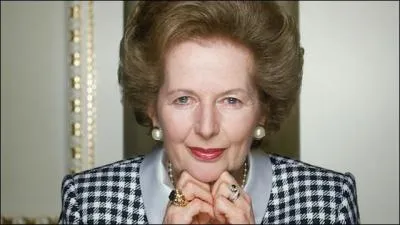  Athnes, en dcembre 1983, Margaret Thatcher sema une (assez habituelle, hlas) pagaille au sommet international  laquelle elle participa. Que s'ensuivit-il ?