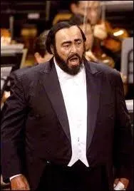 Luciano Pavarotti, tnor de poids, avait une particularit technique assez incroyable. Laquelle ?
