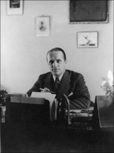 Le 05 mars, un homme est arrt par la Gestapo. Cet homme a t le crateur d'un parti fasciste et proche du marchal Ptain et de sa politique. Mais, il a bien su cacher son jeu, jusqu' ce jour. Qui est-il ?