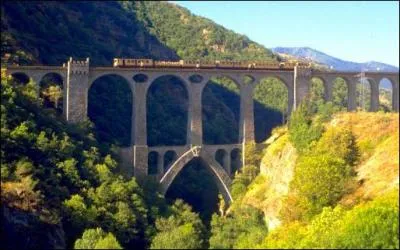 Où la région Midi-Pyrénées a-t-elle des plages au bord de la mer ?