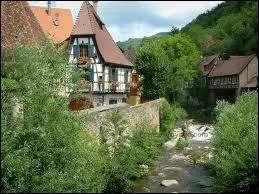 Quelle région a la plus faible superficie ?