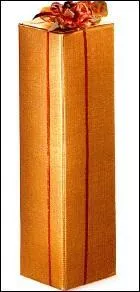 Ce paquet cadeau contient une bouteille de liqueur fabrique en Normandie :