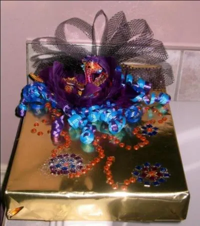 Dans ce paquet cadeau, on a emball  Vipre au poing  de l'crivain :