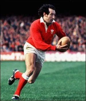  Pierre Albaladejo , clbre rugbyman puis commentateur au dlicieux accent chantant, est-il encore parmi nous (28 mars 2014) ?