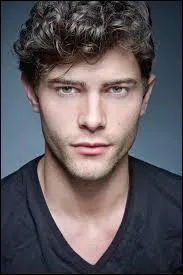 Qui joue Diego Hernandez ?