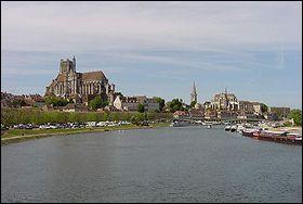 De quel fleuve l'Yonne (248,3 km) est-elle l'affluent ?