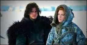Qui est la femme qui se trouve avec John Snow ?