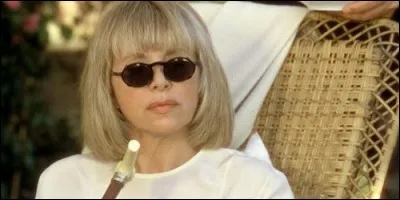 Comment se nomment la suite de la série "Les Curs brûlés" ?