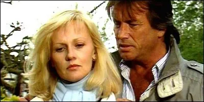 Emma Lambert est un clown dans un cirque itinérant, qui décide de mettre un terme à sa vie de nomade, en retournant dans la maison de sa famille, "la Commanderie". Quel est le titre de cette série ?