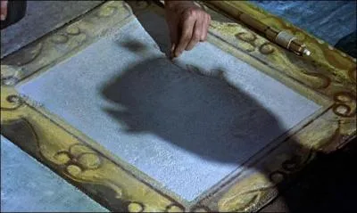 Un gros indice permet d'identifier le film dans lequel on voit ce cadre prt  tre peint. Quel est ce film ?