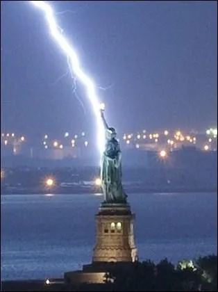 Les 7 rayons de la couronne de la Statue de la Libert reprsentent :