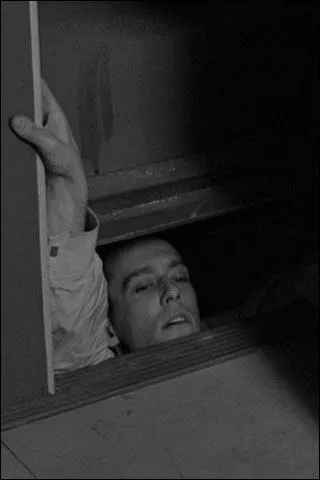 Sur une musique inoubliable interprte par le gnie Miles Davis, quel est ce film franais centr sur un ascenseur ?