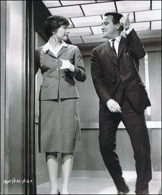 Billy Wilder a ralis ce film dans lequel Shirley McLaine est une charmante liftire, qu'amuse beaucoup Jack Lemmon. Le film porte le titre de... ?