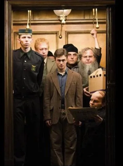 Ce sont des ascenseurs tonnants que ceux du Ministre de la Magie dans Harry Potter. Et pourquoidonc ?