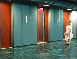 Excellent petit film d'angoisse, dont un ascenseur est la star, quel est le titre de ce film ?