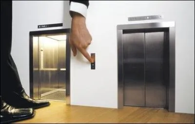 Ce sont des ascenseurs aussi tonnants que le film djant qu'ils servent, pour amener les voyageurs intresss jusqu' l'tage 7 et demi et en un lieu plus qu'inattendu. Quel est ce film ?