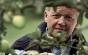 Son restaurant clbre obtient 3* au Michelin depuis 34 ans, c'est  Vonnas dans le dpartement de l'Ain que vous pourez vous y restaurer, qui est ce grand cuisinier ?