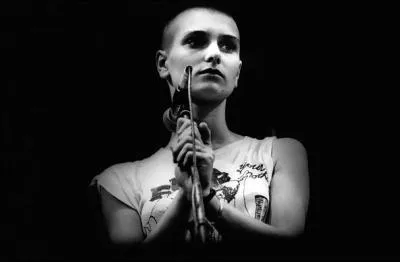 Sinead O'Connor ne  Dublin en 1966 a connu le succs avec le titre  Nothing compares 2 U . Qui avait crit cette chanson ?